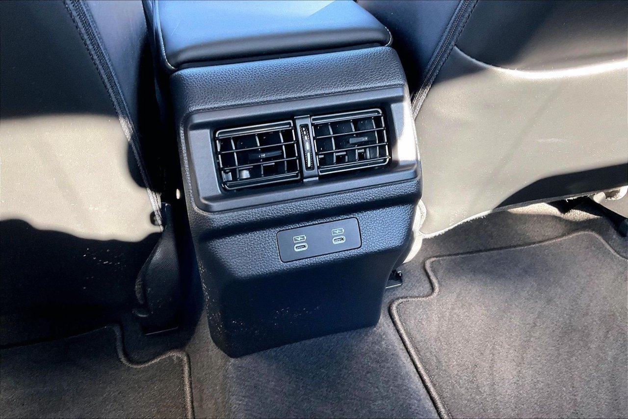 Used 2023 Honda Accord Touring image 17