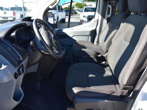Used 2015 Ford Transit 150 XLT image 9
