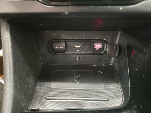 Used 2020 Kia Niro EX Premium FWD image 24