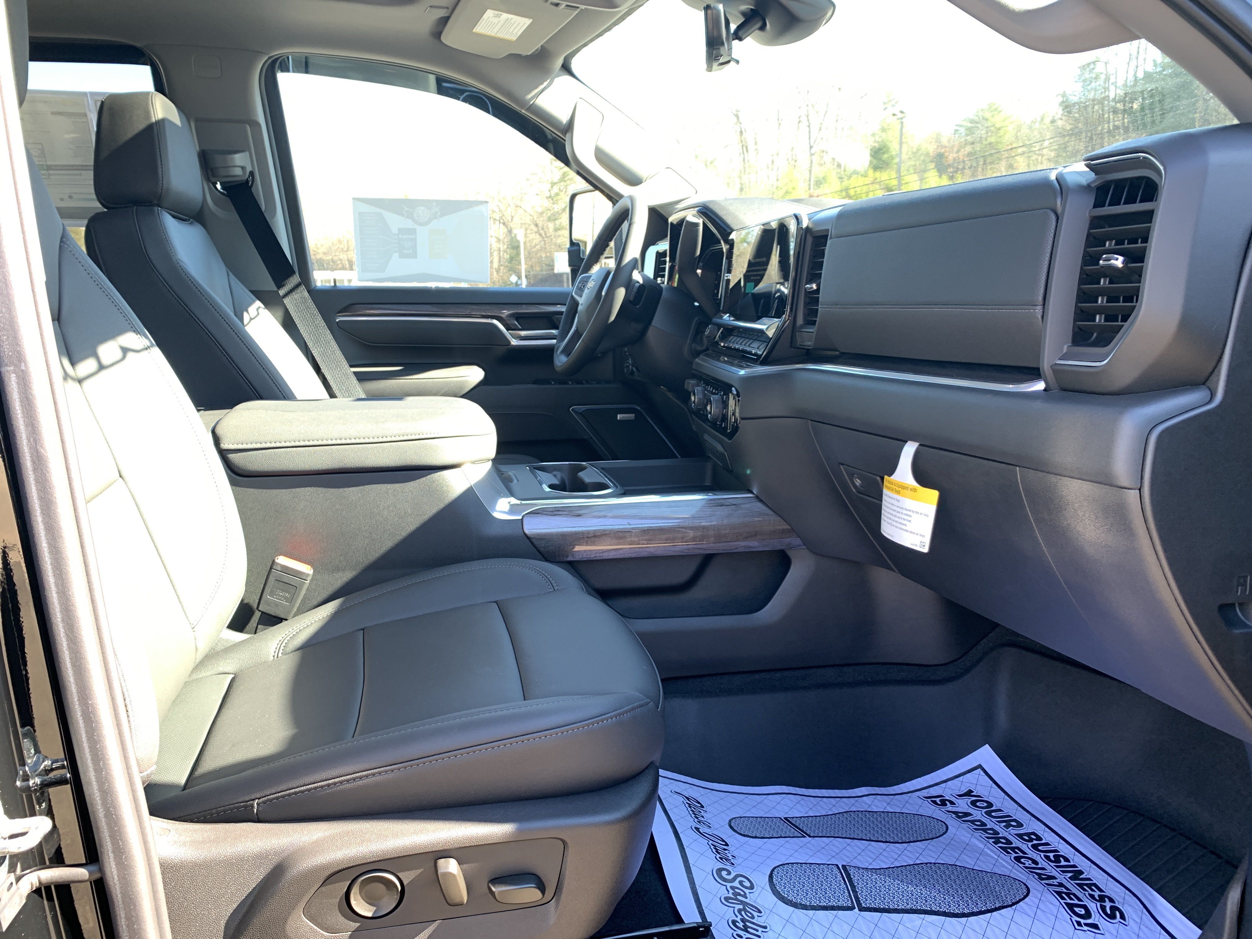 New 2025 Chevrolet Silverado 2500 LTZ w/ LTZ Premium Package AWD/4WD image 29