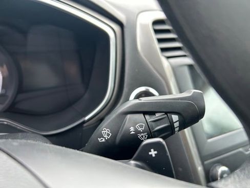 Used 2019 Ford Fusion SE FWD image 24