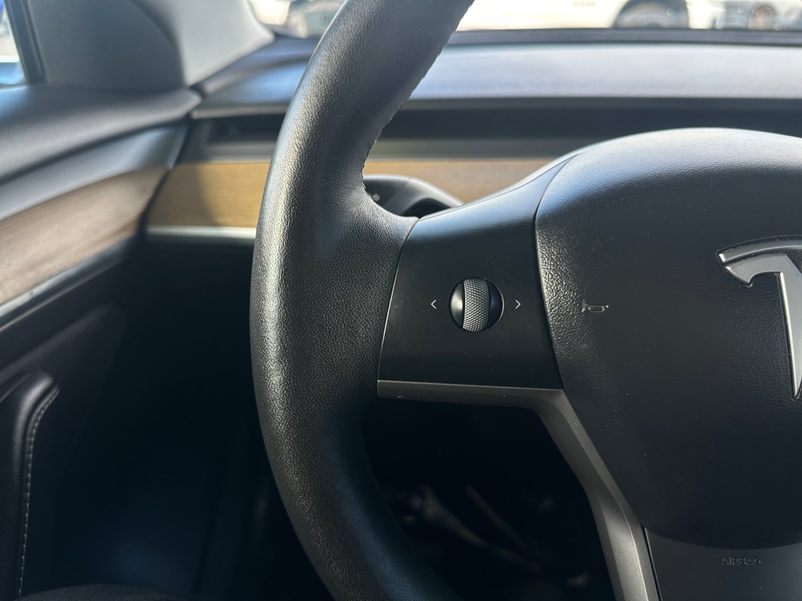 Used 2022 Tesla Model 3 Standard Range RWD image 23