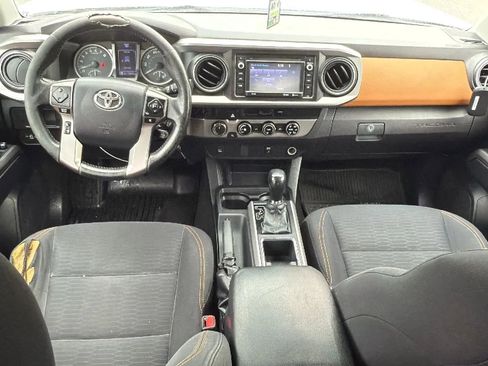 Used 2017 Toyota Tacoma SR5 image 29