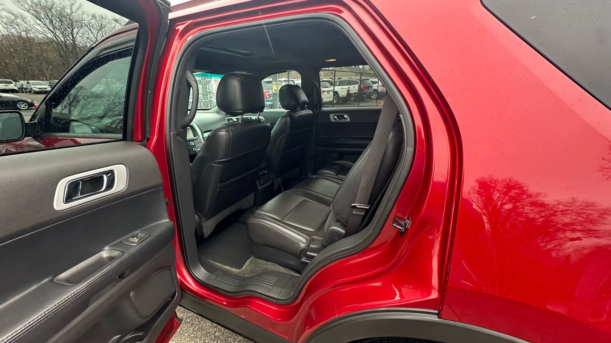Used 2014 Ford Explorer XLT AWD/4WD image 24