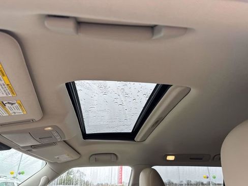 Used 2024 Nissan Armada SL w/ Captain's Chairs Package image 27