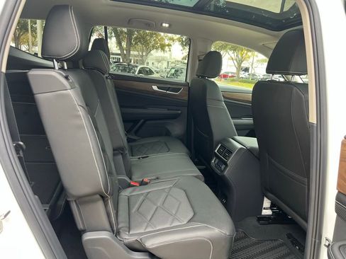 New 2026 Volkswagen Atlas SE FWD image 39