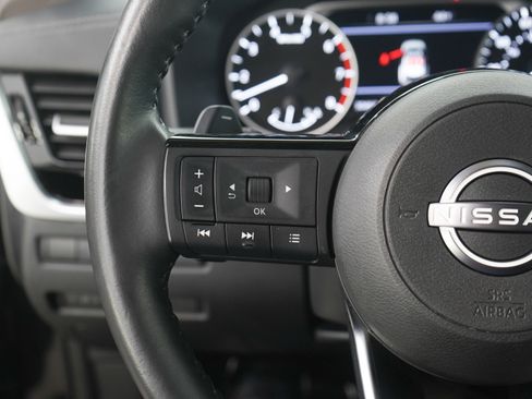 Used 2023 Nissan Rogue SL w/ SL Premium Package image 18