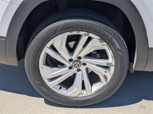 Used 2023 Volkswagen Atlas SE AWD/4WD image 13