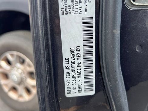 Used 2024 RAM 2500 Laramie w/ Safety Group AWD/4WD image 29