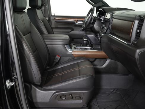 Used 2024 Chevrolet Silverado 1500 High Country w/ High Country Premium Package AWD/4WD image 10