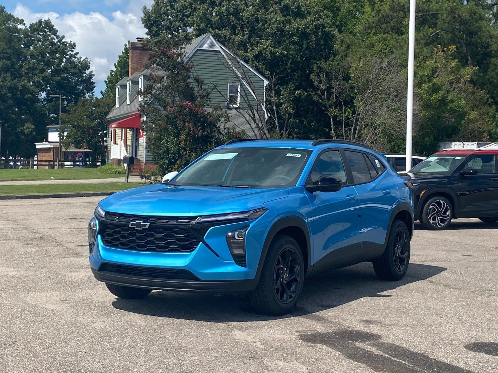 New 2026 Chevrolet Trax LT w/ Driver Confidence Package FWD image 2