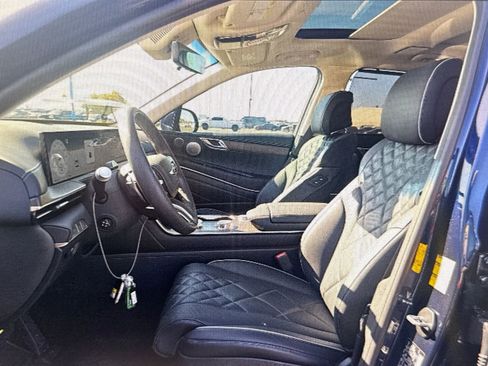 Used 2025 Genesis GV80 3.5T Prestige image 5