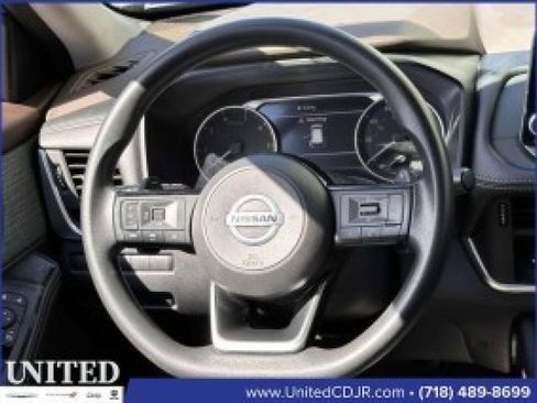 Used 2021 Nissan Rogue S image 18