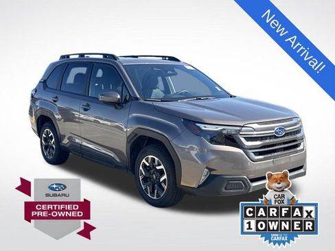 Certified 2025 Subaru Forester Premium AWD/4WD image 1