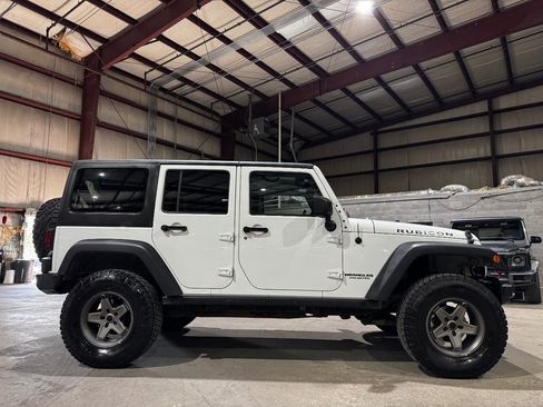 Used 2012 Jeep Wrangler Unlimited Rubicon w/ Connectivity Group image 4