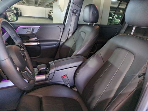 Used 2023 Mercedes-Benz EQB 300 4MATIC image 17