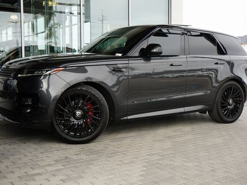 Used 2024 Land Rover Range Rover Sport Dynamic SE image 4