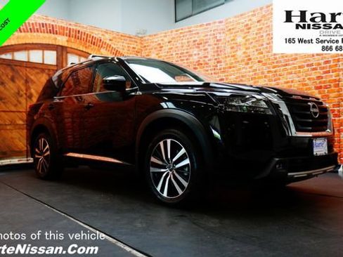 Certified 2025 Nissan Pathfinder Platinum w/ Cargo Package AWD/4WD image 1