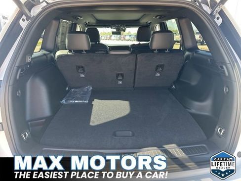 Used 2024 Jeep Grand Cherokee Limited w/ Luxury Tech Group II AWD/4WD image 40