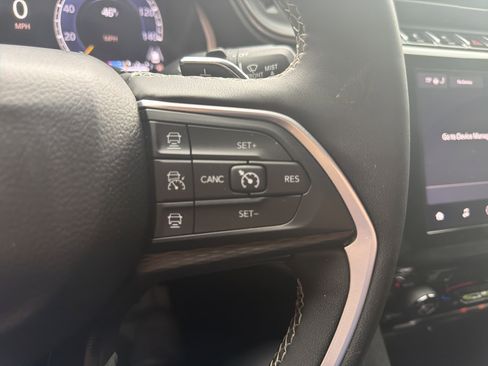 Used 2024 Jeep Grand Cherokee L Laredo AWD/4WD image 20