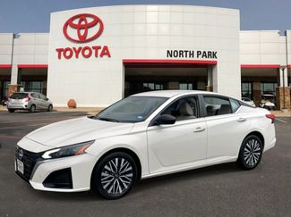 Used 2025 Nissan Altima 2.5 SV FWD video 1