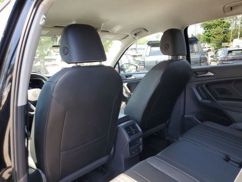 Used 2023 Volkswagen Tiguan SE FWD image 11