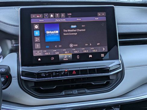 Used 2022 Jeep Compass Limited image 25