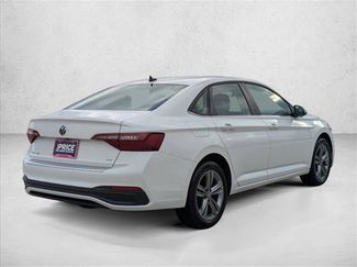 Used 2024 Volkswagen Jetta SE video 2