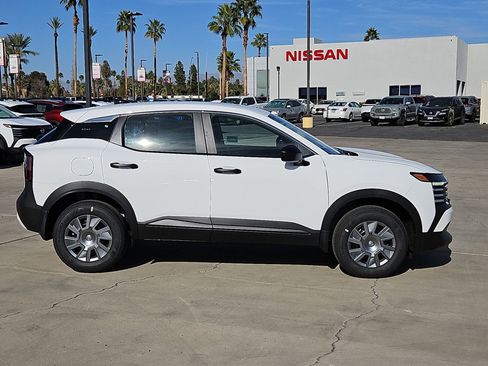 New 2026 Nissan Kicks S image 5