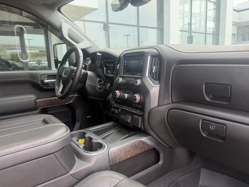 Used 2020 GMC Sierra 3500 Denali w/ Denali Ultimate Package AWD/4WD image 24