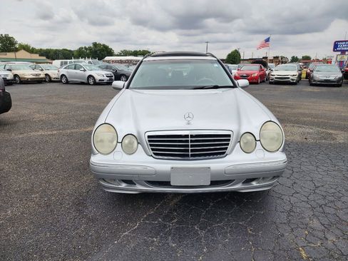 Used 2000 Mercedes-Benz E 320 4MATIC Wagon image 12