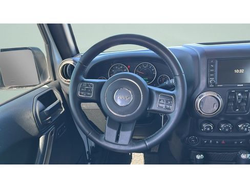 Used 2016 Jeep Wrangler Unlimited Sahara AWD/4WD image 13