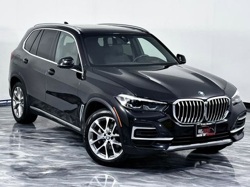Used 2022 BMW X5 xDrive40i w/ Premium Package image 3