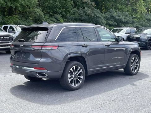 Certified 2022 Jeep Grand Cherokee Overland w/ Luxury Tech Group IV AWD/4WD image 8