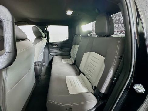 Used 2024 Toyota Tacoma TRD Off-Road image 23