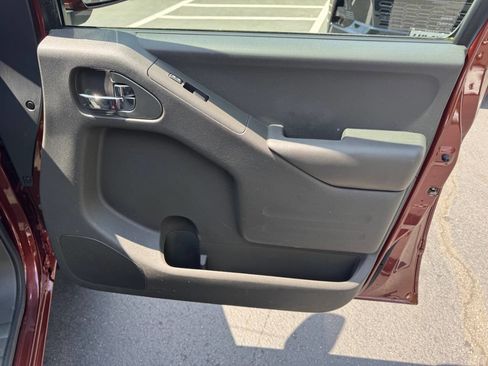 Used 2016 Nissan Frontier PRO-4X AWD/4WD image 17