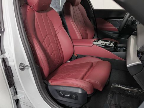 Used 2025 BMW 530i xDrive 530i xDrive w/ M Sport Package image 34