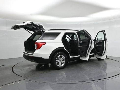Certified 2023 Ford Explorer XLT w/ Equipment Group 202A RWD image 6
