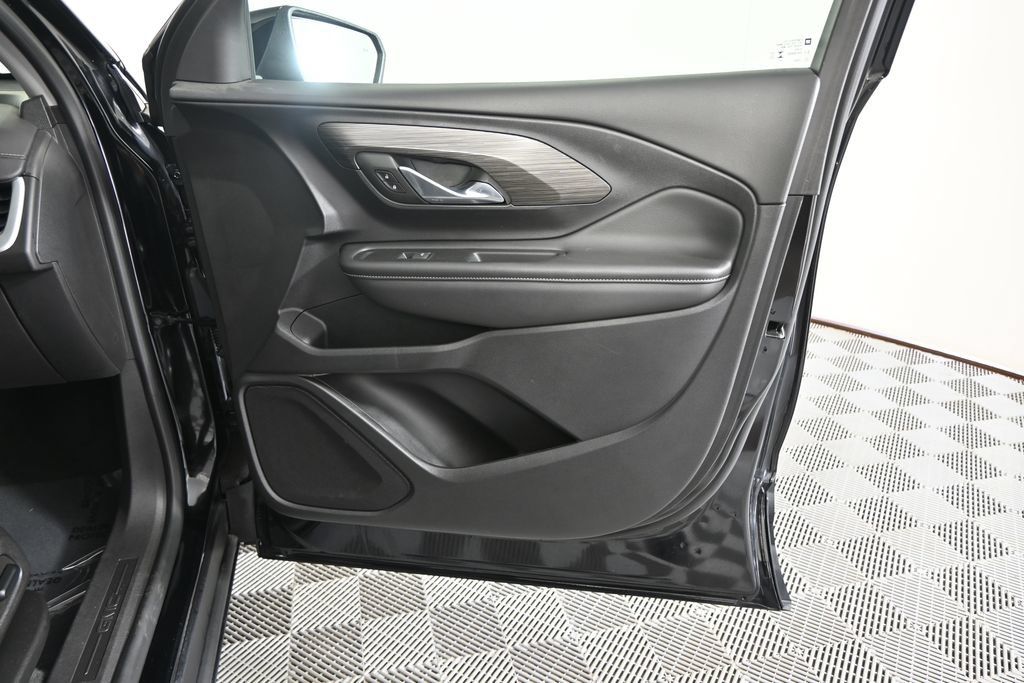 Used 2024 GMC Terrain SLT w/ LPO, Floor Liner Package AWD/4WD image 12