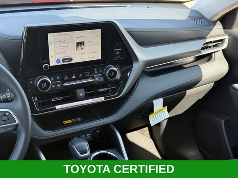 Used 2026 Toyota Highlander XLE AWD/4WD image 24