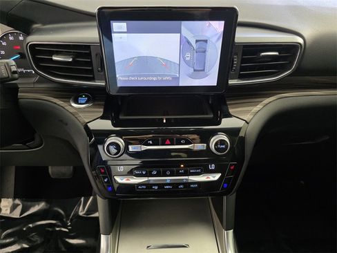 Used 2021 Ford Explorer Limited image 25