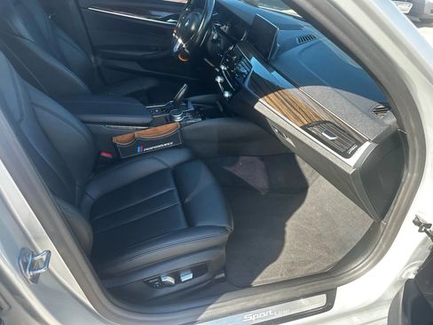 Used 2019 BMW 530i image 16
