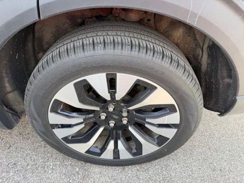 Used 2025 Ford Explorer Platinum w/ LUX Leather Package AWD/4WD image 13