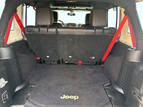 Used 2017 Jeep Wrangler Unlimited Rubicon AWD/4WD image 9