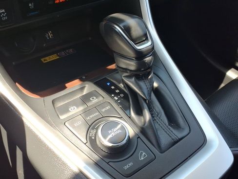 Used 2024 Toyota RAV4 Limited w/ Advanced Technology Package AWD/4WD image 19