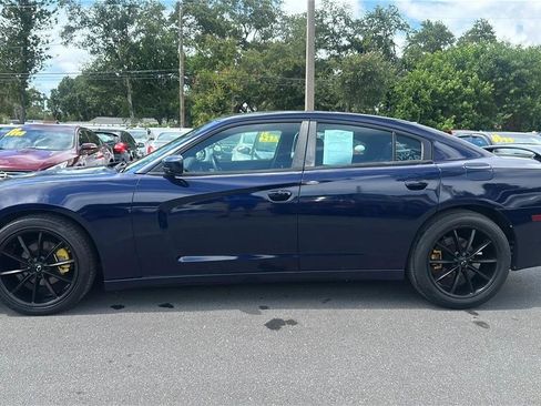 Used 2014 Dodge Charger SE RWD image 12