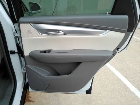 Used 2017 Cadillac XT5 Luxury w/ Driver Awareness Package image 24