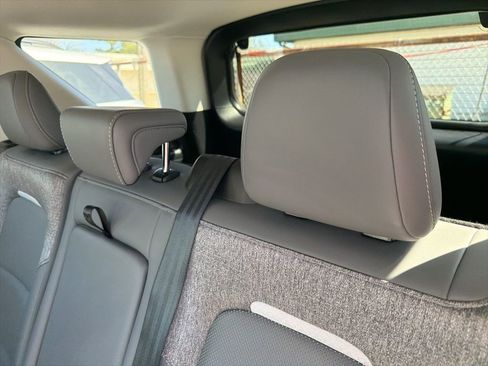 Used 2025 Ford Bronco Sport Badlands image 39