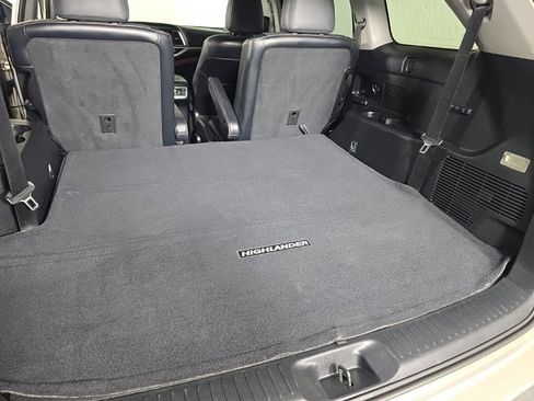 Used 2014 Toyota Highlander Limited Platinum AWD/4WD image 33