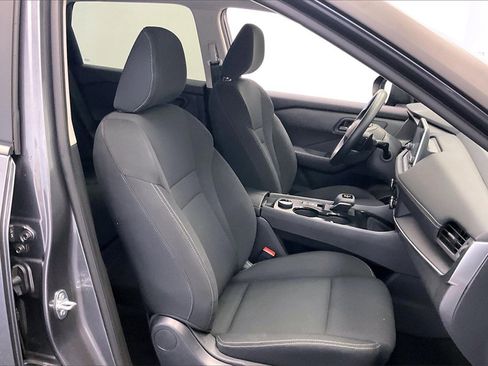 Certified 2025 Nissan Rogue S image 5